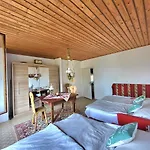 Landhuis Fenyves Balatonakarattya