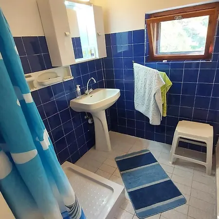 Fenyves Balatonakarattya